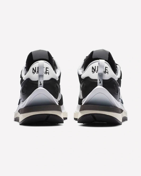 Nike Vaporwaffle sacai Black White