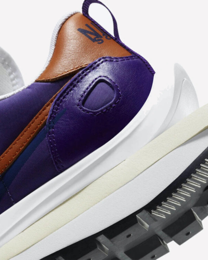 Nike Vaporwaffle sacai Dark Iris