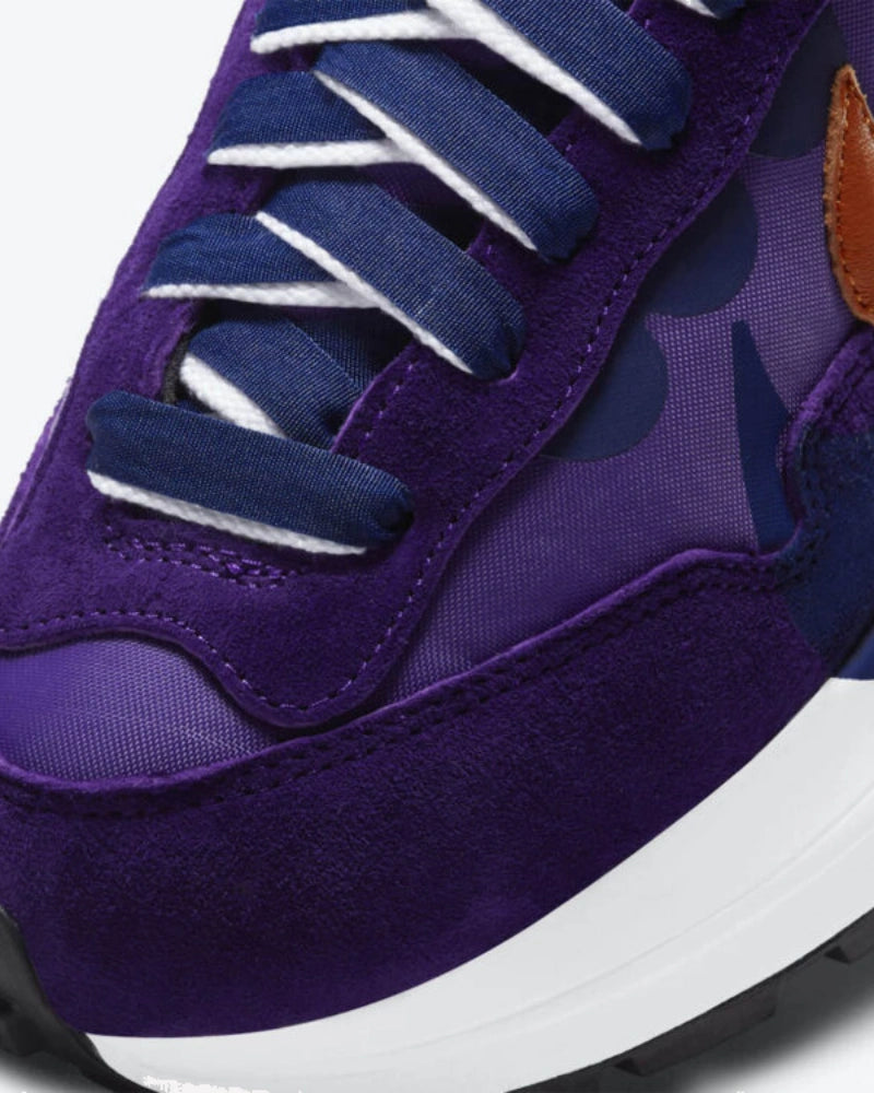 Nike Vaporwaffle sacai Dark Iris