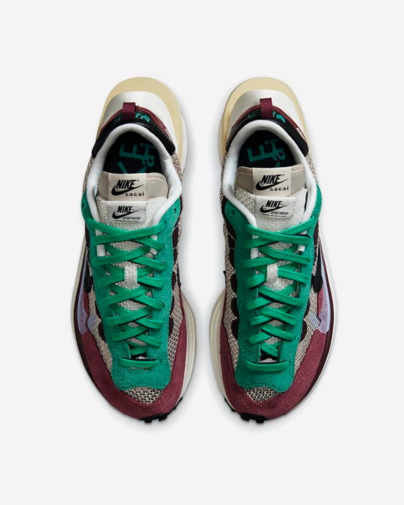 Nike Vaporwaffle sacai Villain Red Neptune Green