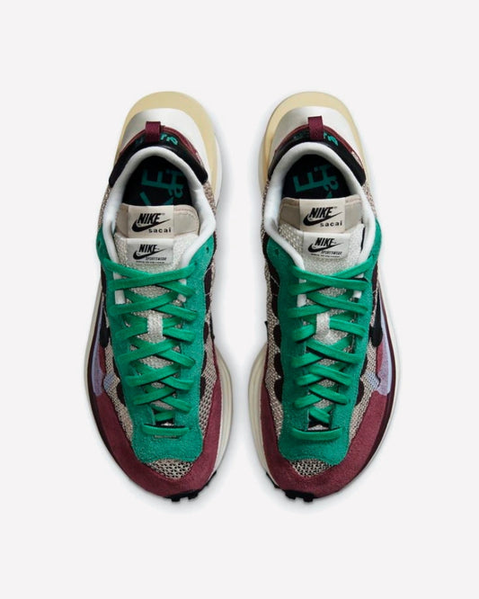 Nike Vaporwaffle sacai Villain Red Neptune Green