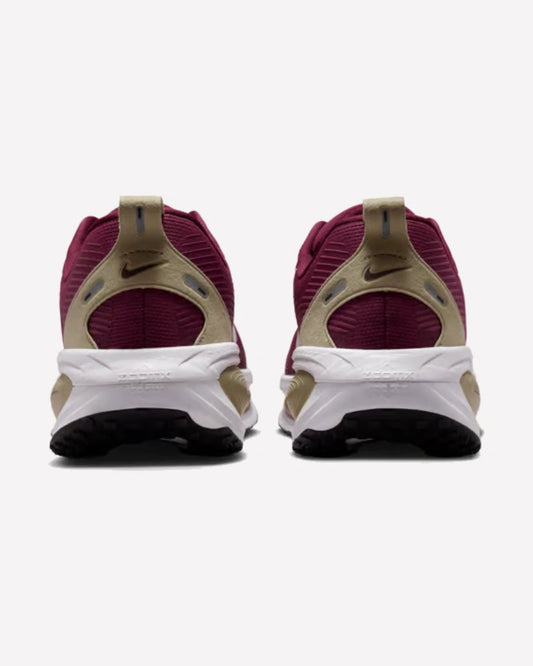 Nike Vomero 18 FSU — vista trasera