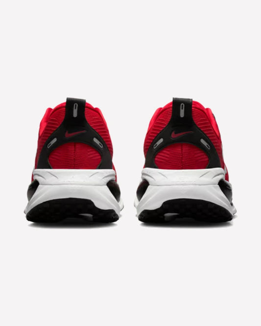 Nike Vomero 18 Georgia — vista del talón