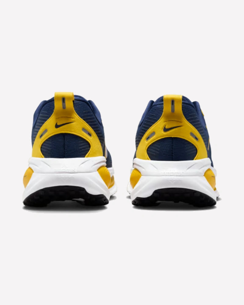 Nike Vomero 18 Michigan