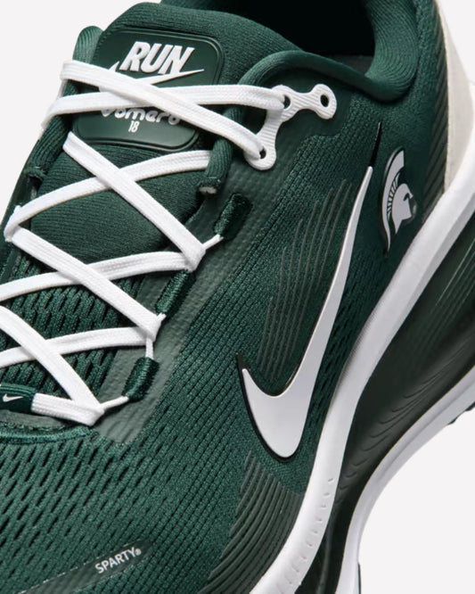 Nike Vomero 18 Michigan State — detalle del upper