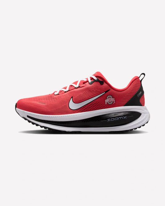 Nike Vomero 18 Ohio State — vista lateral