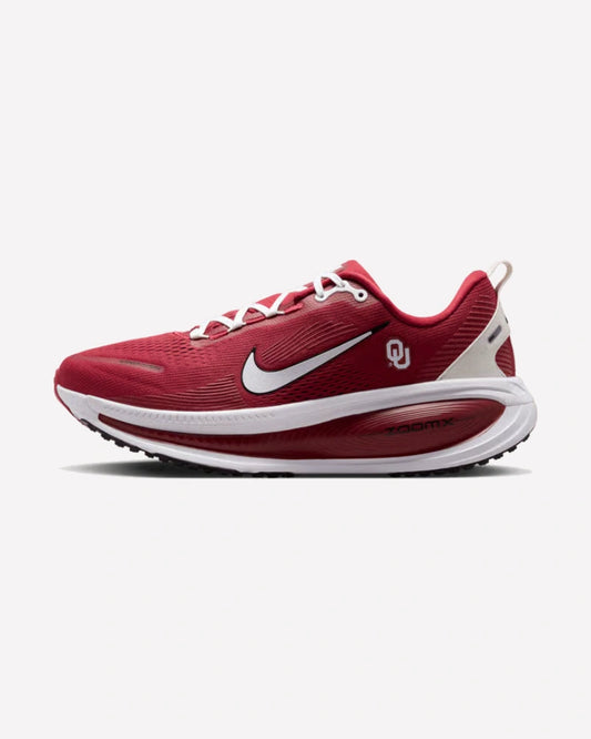 Nike Vomero 18 Oklahoma — vista lateral