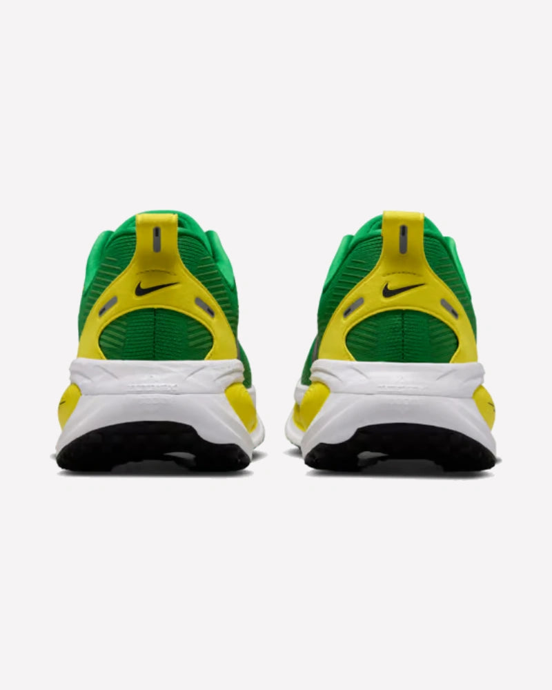 Nike Vomero 18 Oregon — vista trasera