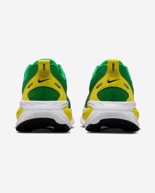 Nike Vomero 18 Oregon — vista trasera