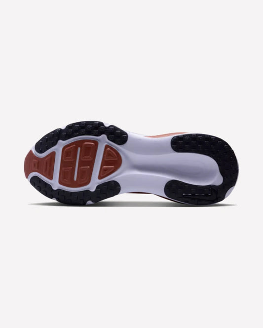 Nike Vomero 18 Texas — Detalle del upper