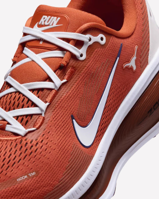 Nike Vomero 18 Texas — Detalle de la suela