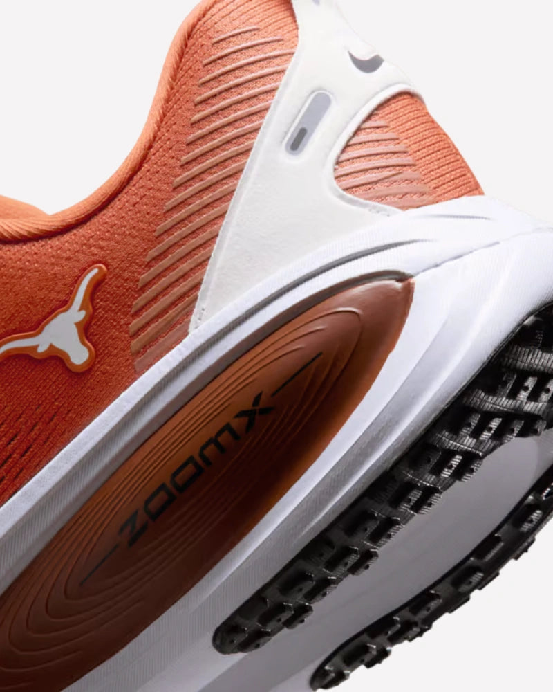 Nike Vomero 18 Texas — Par completo