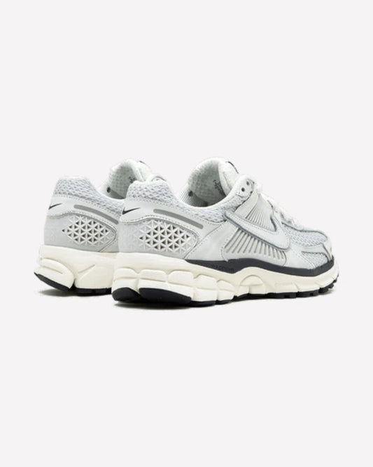 Nike Zoom Vomero 5 Photon Dust Metallic Silver