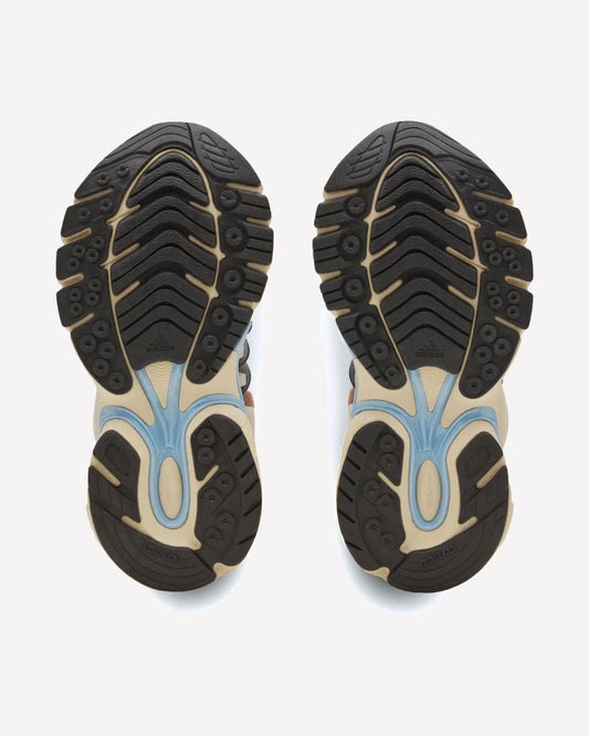 adidas Adistar Jellyfish Crystal Sand — detalle del upper