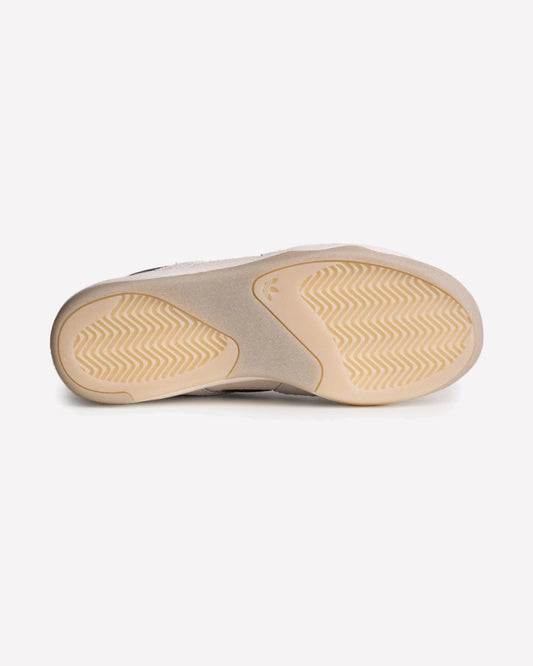 adidas BadBo 1.1 Bad Bunny Chalk White — vista de la suela