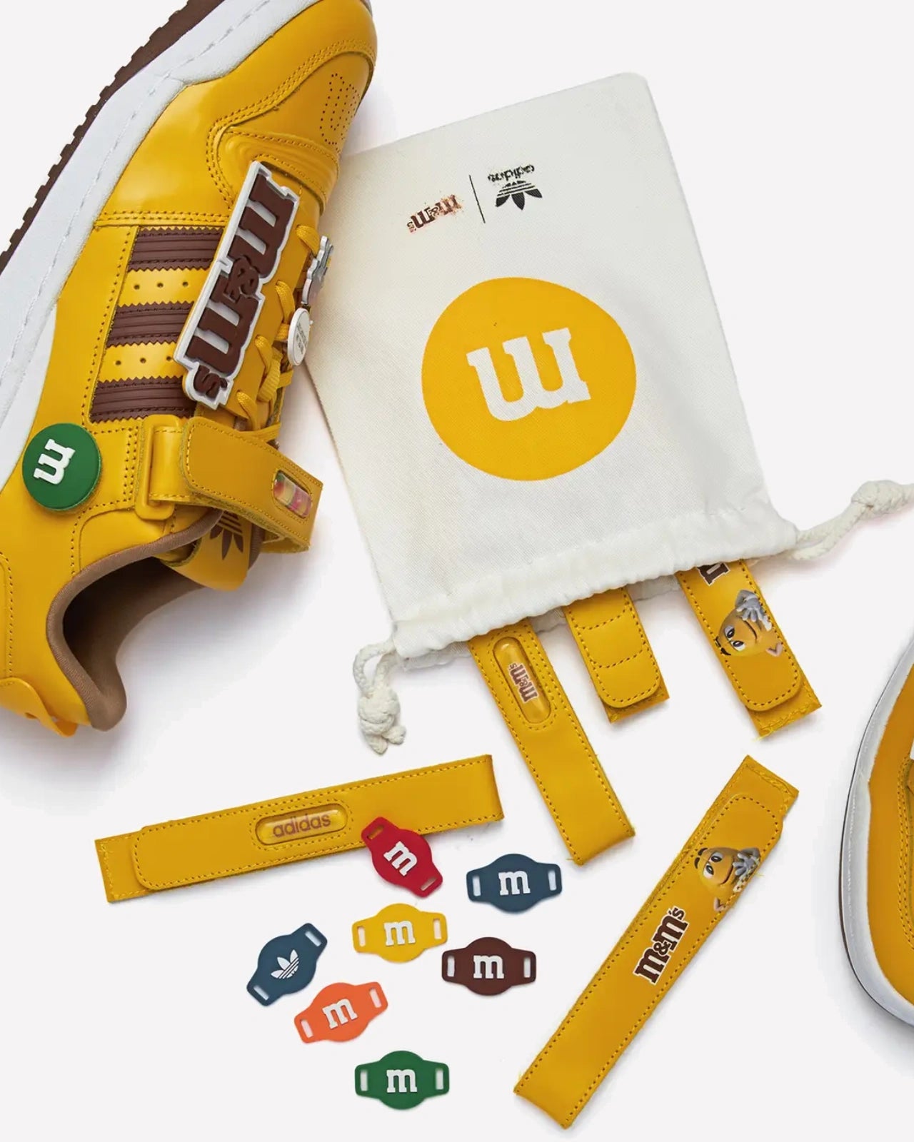 adidas Forum Low M&M's Yellow — par completo