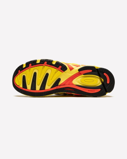 adidas Response CL Bad Bunny Yellow — detalle del talón