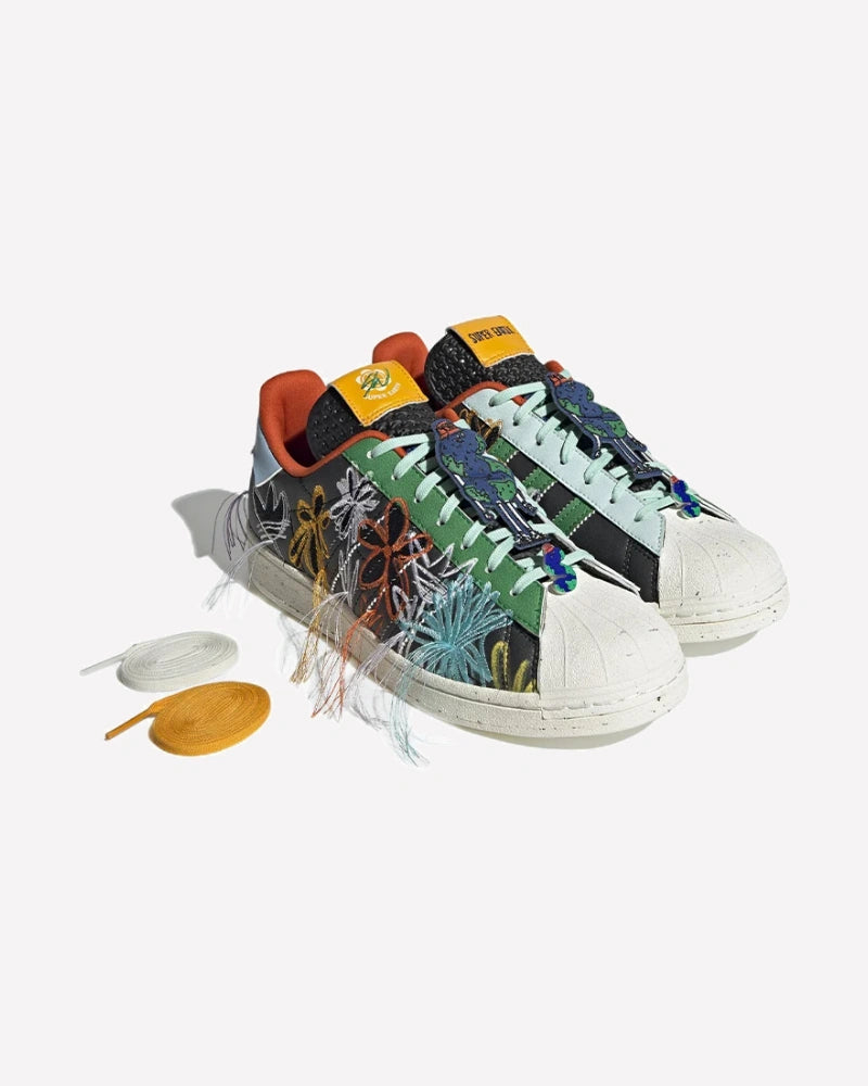 adidas Superstar AEC Sean Wotherspoon Superearth Black — detalle de la puntera