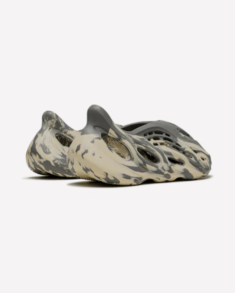 adidas Yeezy Foam RNNR MXT Moon Gray