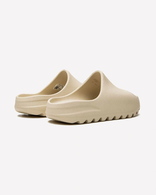 adidas Yeezy Slide Bone (2022) (Kids) — detalle del talón