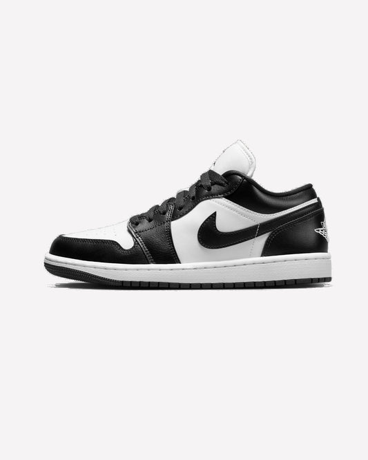 Jordan 1 Low Panda — vista lateral