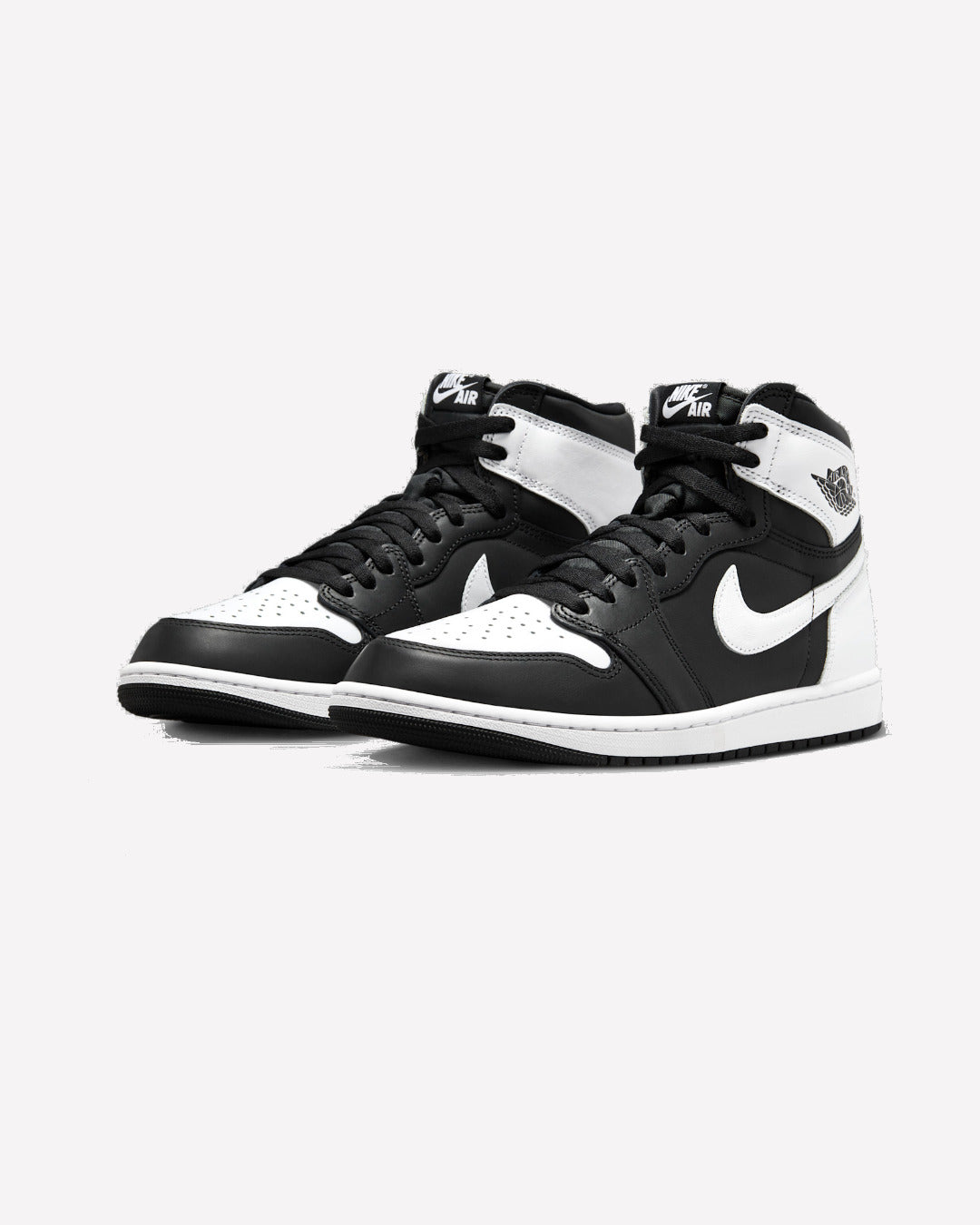 Jordan 1 Retro High OG Black White — detalle del logo