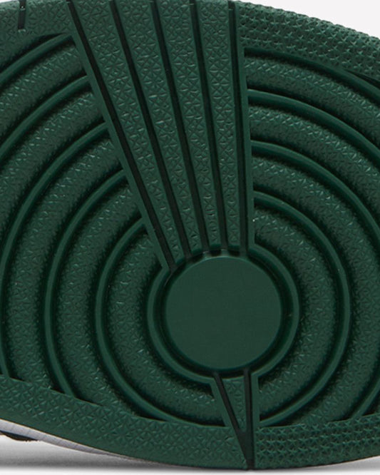 Jordan 1 Retro High OG Gorge Green — detalle del Swoosh