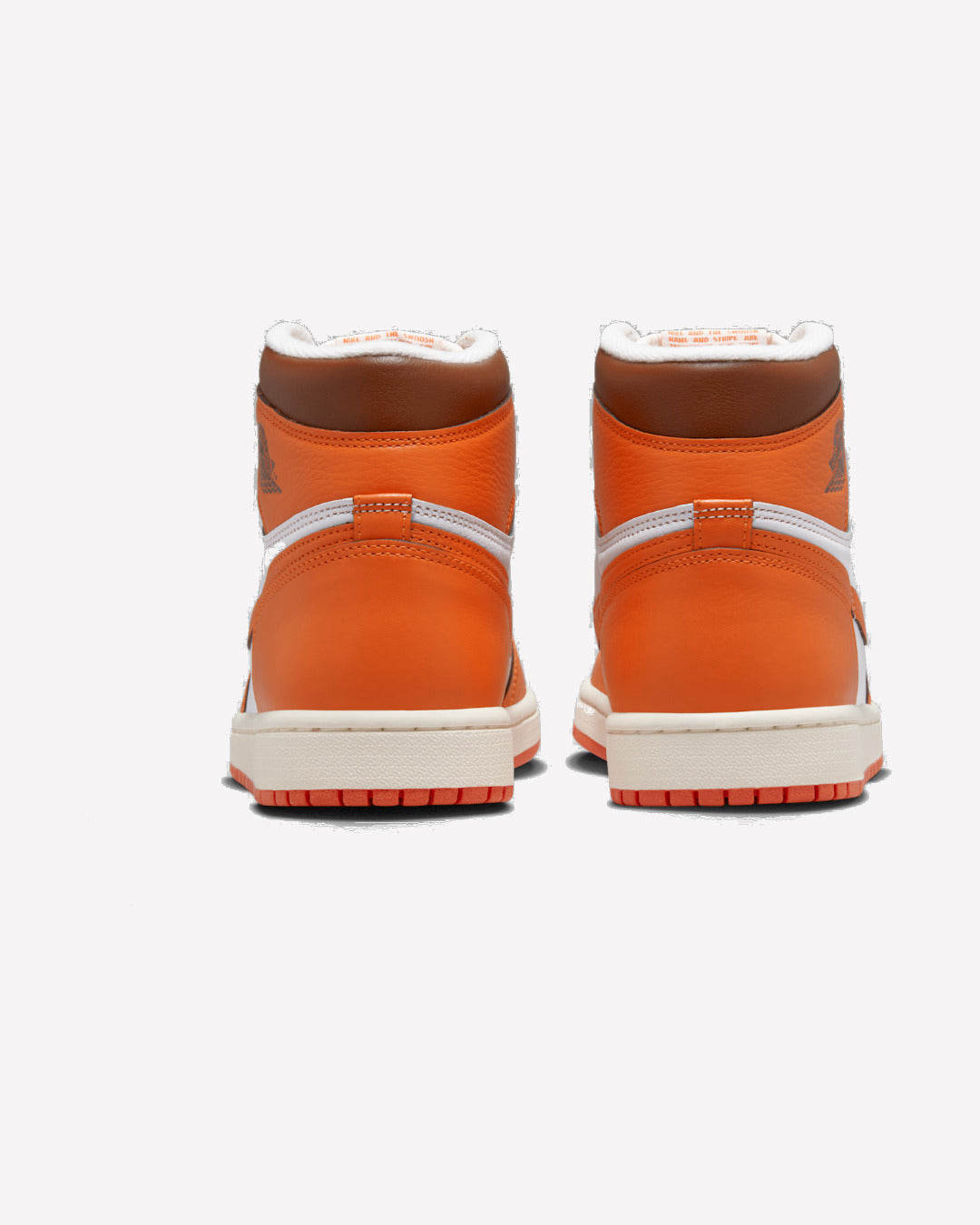 Jordan 1 Retro High OG Starfish — detalle del logo