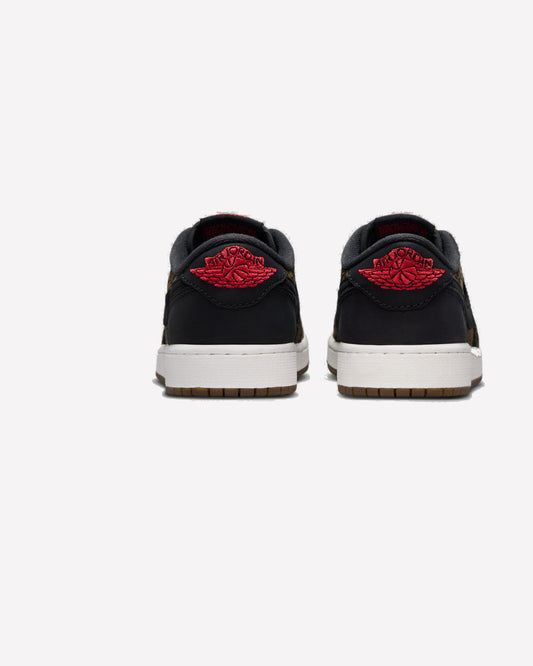 Jordan 1 Retro Low OG Laser Black University Red — vista del talón