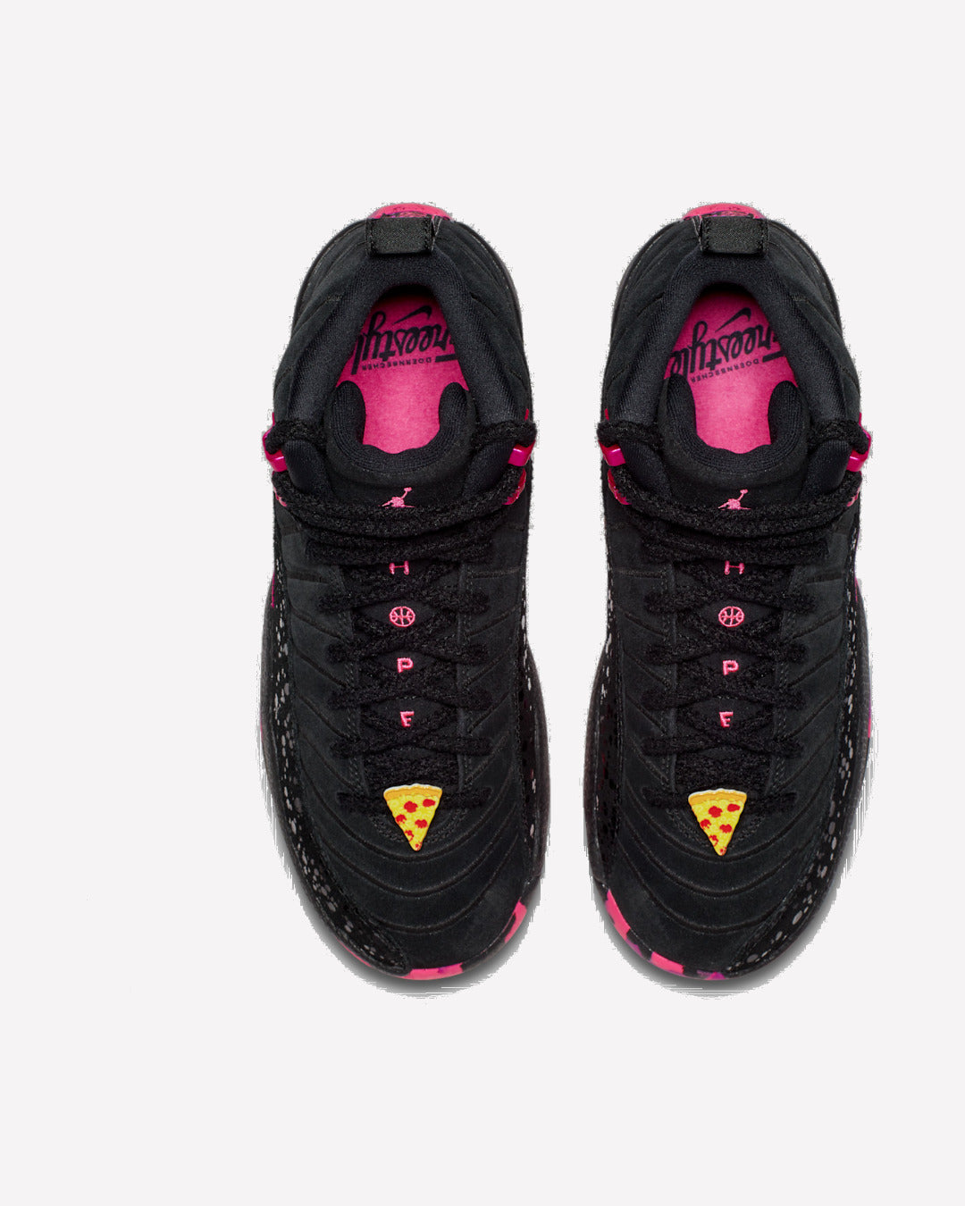 Jordan 12 Retro Doernbecher (2017) — vista frontal