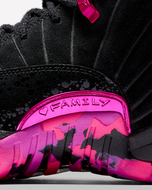Jordan 12 Retro Doernbecher (2017) — par completo