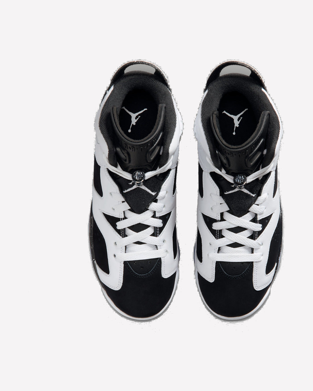Jordan 6 Retro Oreo (2026) — vista trasera