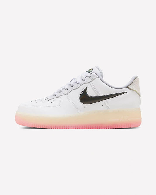 Nike Air Force 1 Low Year of the Dragon (2025) — vista lateral