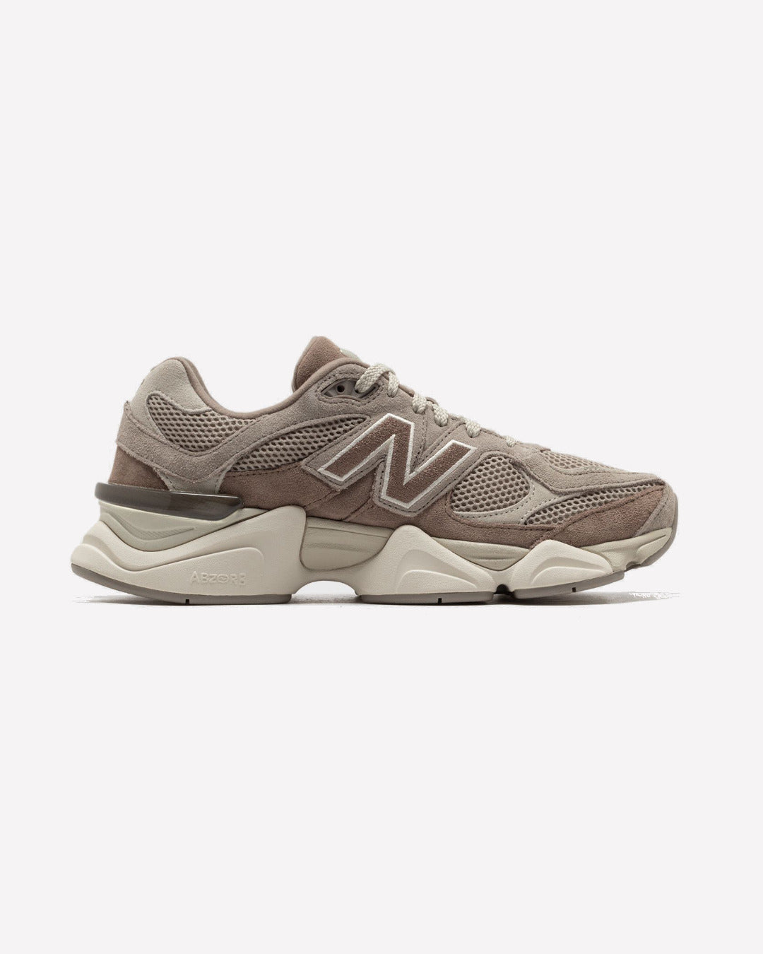 New Balance 9060 Arid Stone Mushroom — detalle del talón
