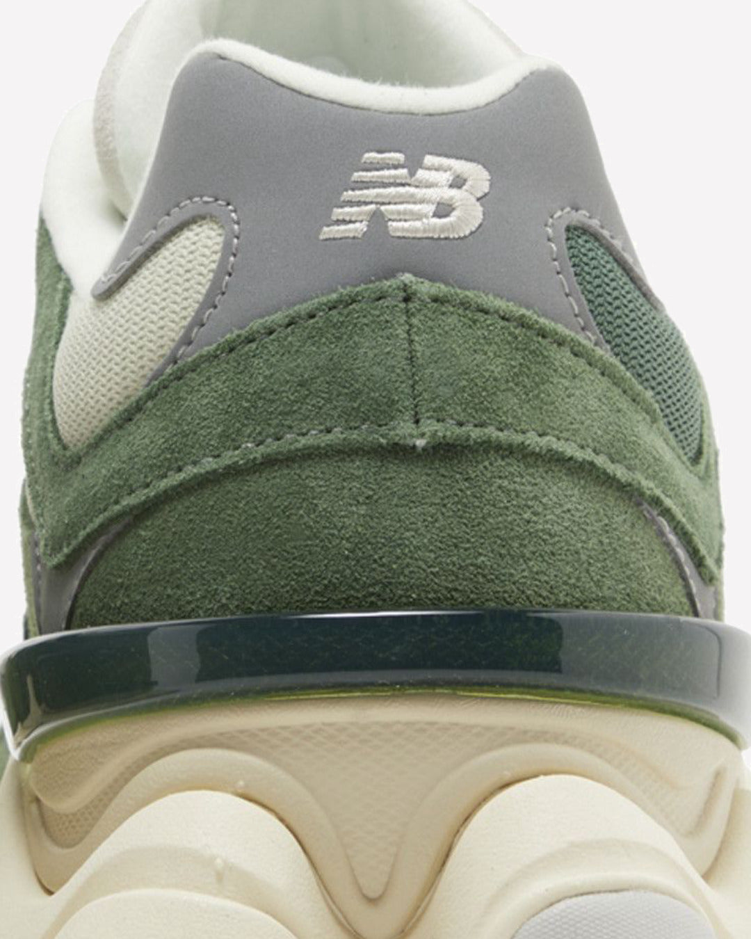 New Balance 9060 Nori — detalle de la puntera