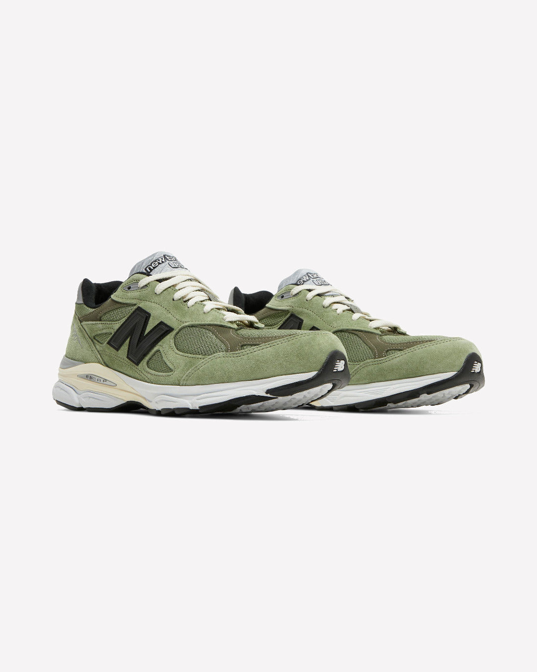 New Balance 990v3 MiUSA JJJJound Olive — detalle del talón