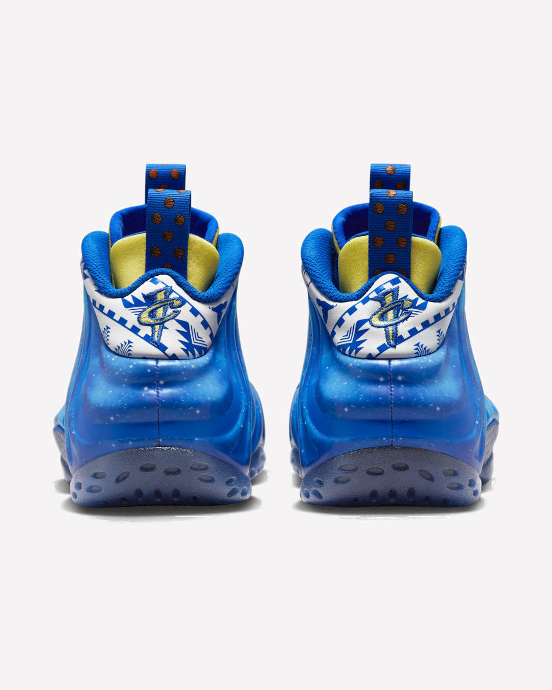 Nike Air Foamposite One Doernbecher (2023) — vista del talón