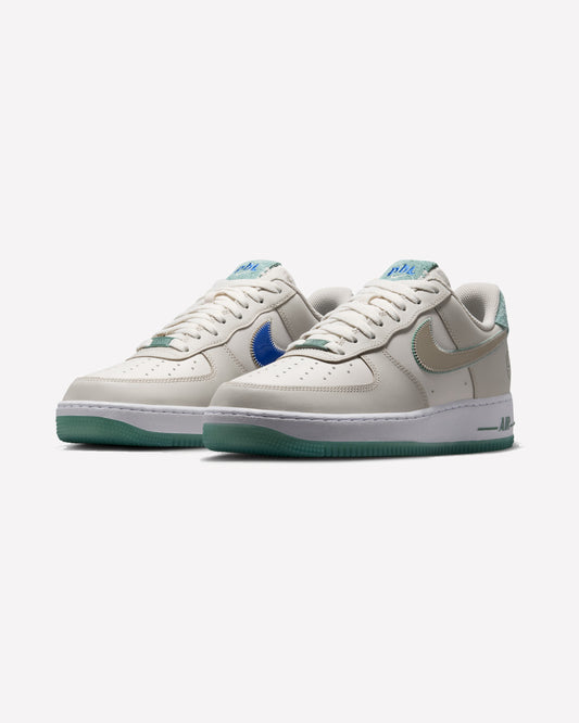 Nike Air Force 1 Low '07 Philadelphia — detalle del logo