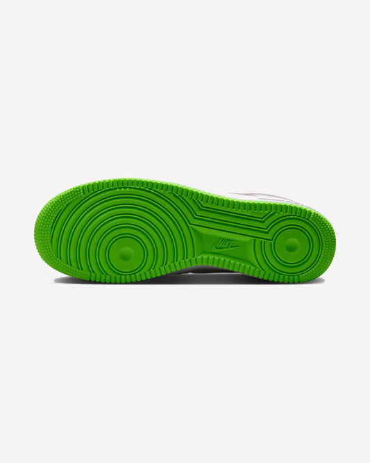 Nike Air Force 1 Low Kobe Bryant Forever Vast Grey Electric Green — detalle del upper
