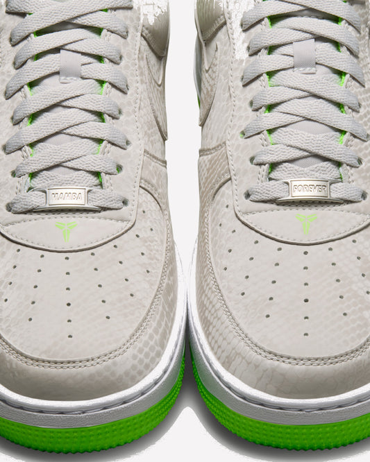 Nike Air Force 1 Low Kobe Bryant Forever Vast Grey Electric Green — vista de la suela