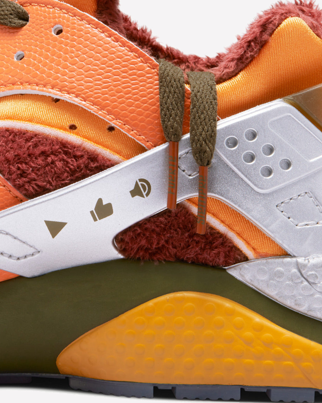 Nike Air Huarache Doernbecher (2023) — detalle del upper