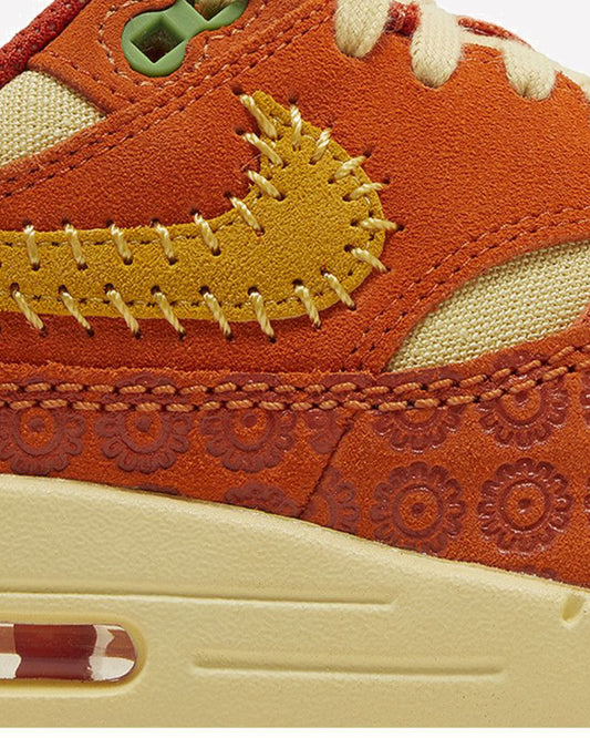 Nike Air Max 1 PRM Somos Familia — vista de la suela