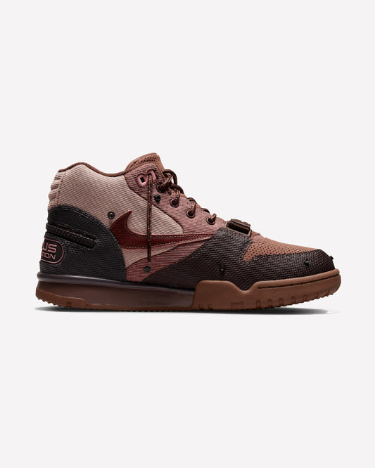 Nike Air Trainer 1 SP Travis Scott Wheat — vista trasera