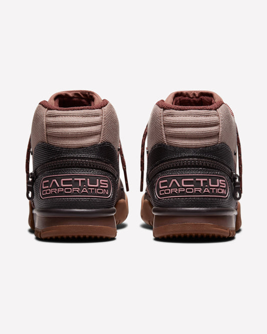 Nike Air Trainer 1 SP Travis Scott Wheat — detalle del upper