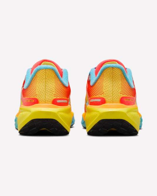 Nike Air Zoom Pegasus 41 Doernbecher Tima — detalle del lateral