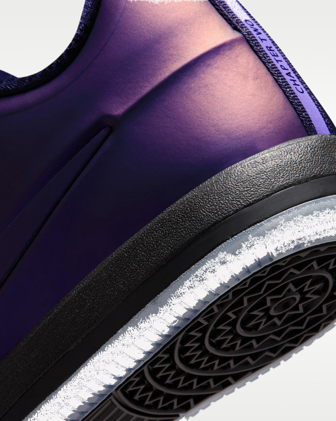 Nike Book 2 Eggplant Foam — Detalle del upper