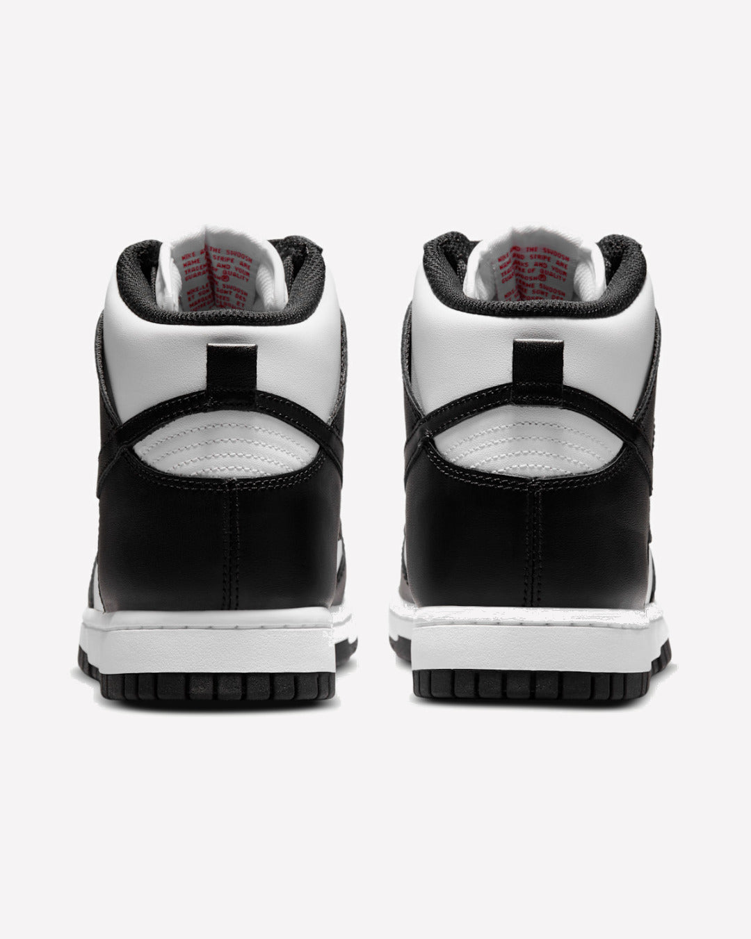 Nike Dunk High Panda — detalle del logo