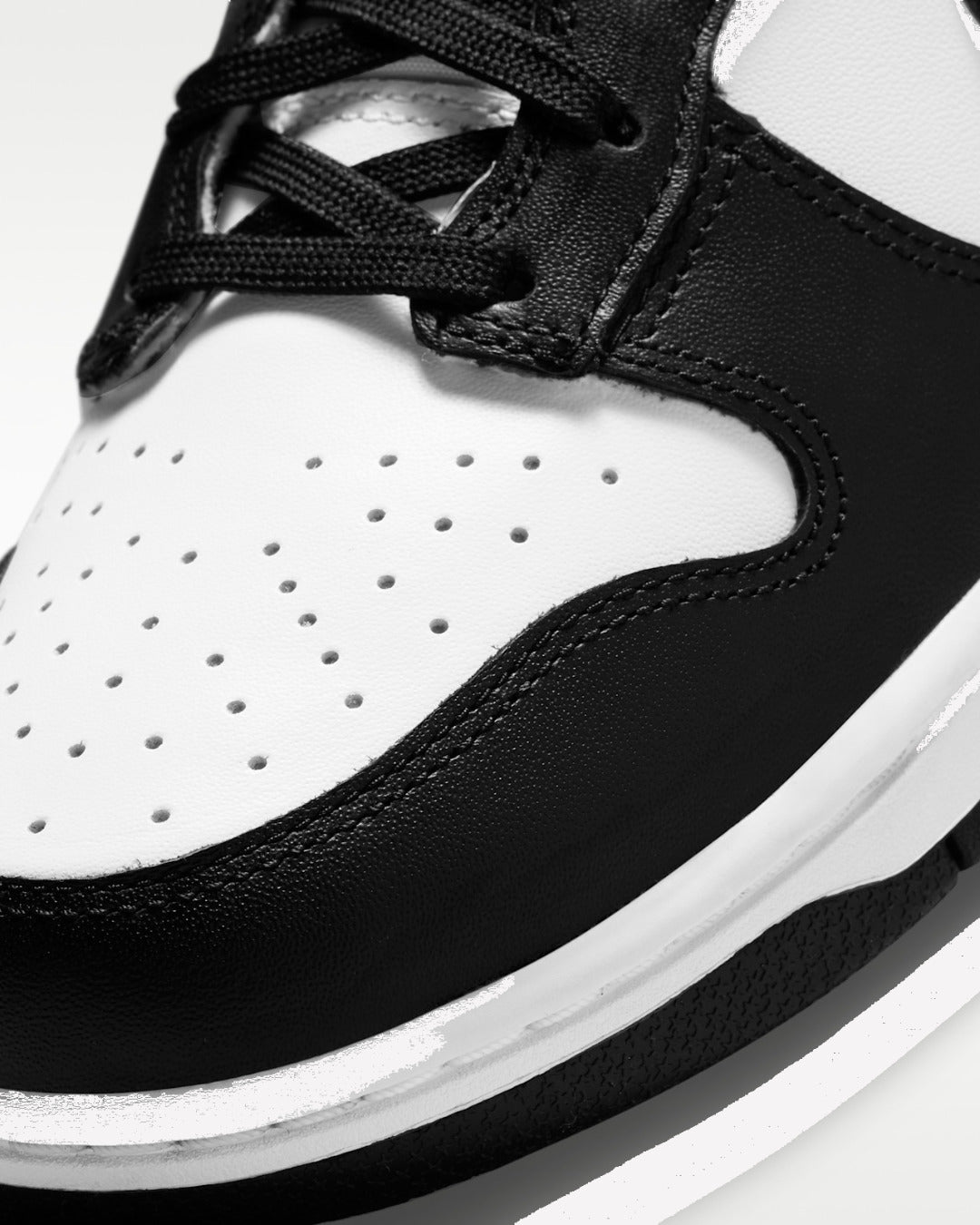 Nike Dunk High Panda — vista del par