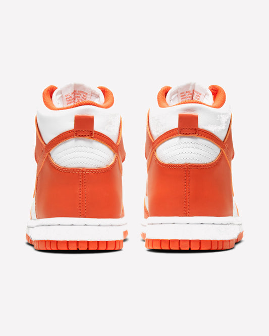 Nike Dunk High SP Syracuse (2021) — detalle del talón