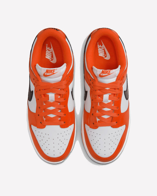 Nike Dunk Low Patent Halloween — vista del talón